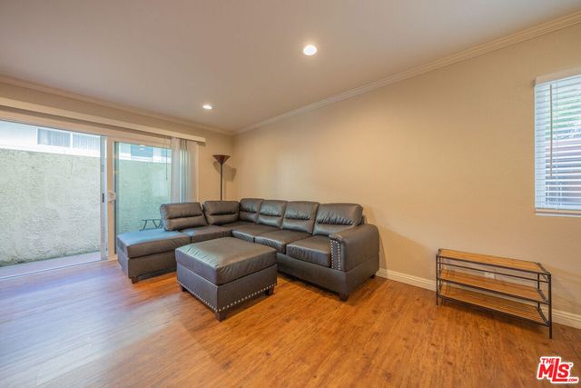 11120 Moorpark Street 2, Toluca Lake, CA 91602