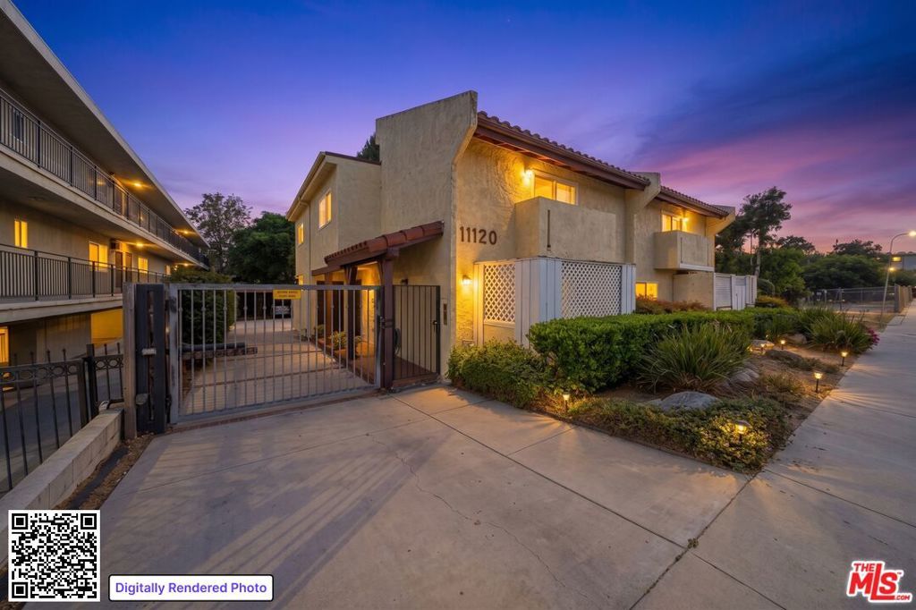 11120 Moorpark Street 2, Toluca Lake, CA 91602