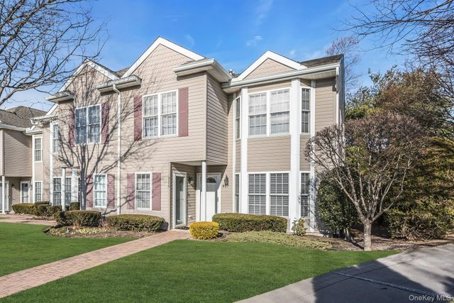 986 Madeira Boulevard, Melville, NY 11747