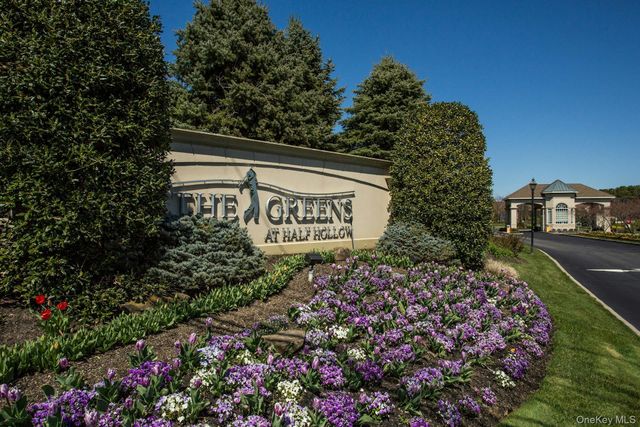 986 Madeira Boulevard, Melville, NY 11747