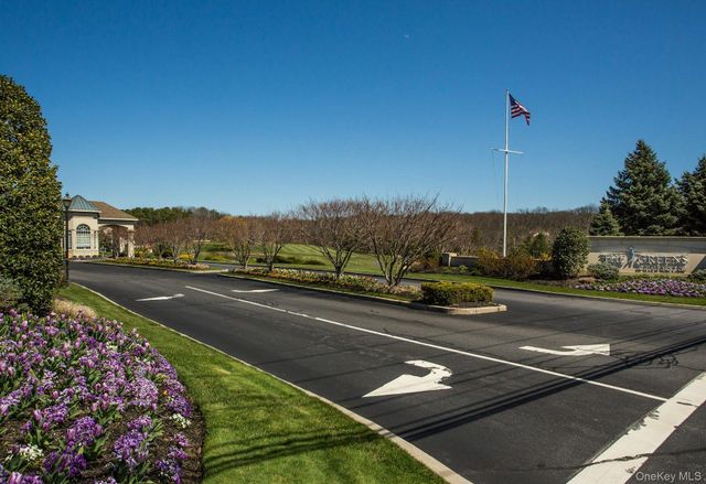 986 Madeira Boulevard, Melville, NY 11747