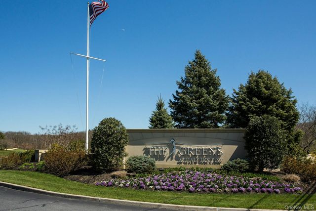 986 Madeira Boulevard, Melville, NY 11747