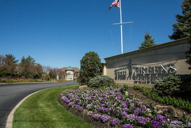 986 Madeira Boulevard, Melville, NY 11747