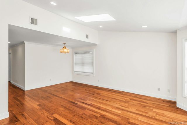 986 Madeira Boulevard, Melville, NY 11747