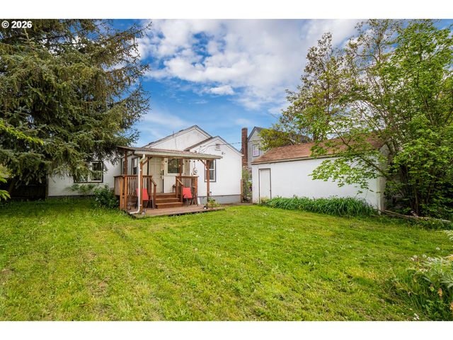 300 21ST St, Springfield, OR 97477