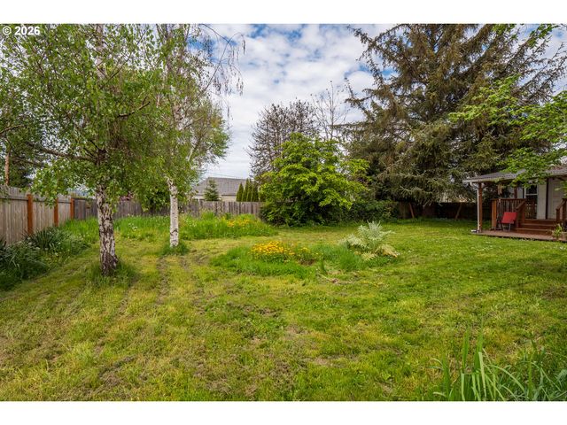 300 21ST St, Springfield, OR 97477