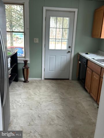 2 BLACKS TER, Paulsboro, NJ 08066