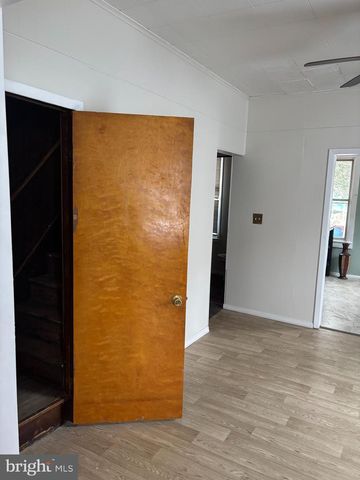 2 BLACKS TER, Paulsboro, NJ 08066