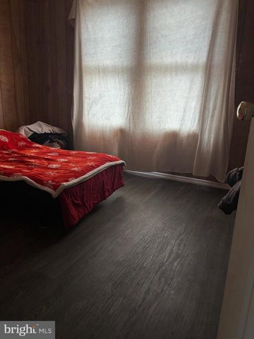 2 BLACKS TER, Paulsboro, NJ 08066