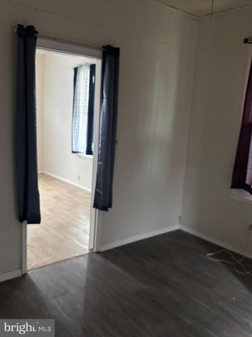 2 BLACKS TER, Paulsboro, NJ 08066