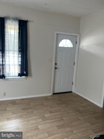 2 BLACKS TER, Paulsboro, NJ 08066