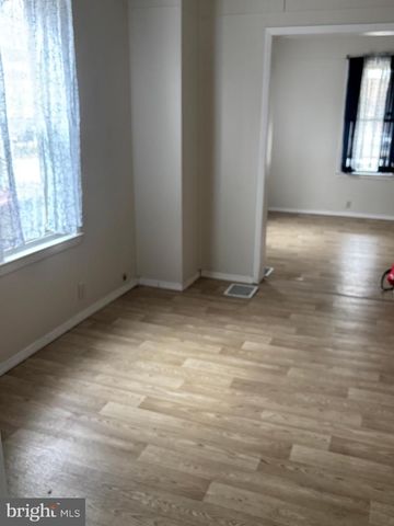 2 BLACKS TER, Paulsboro, NJ 08066