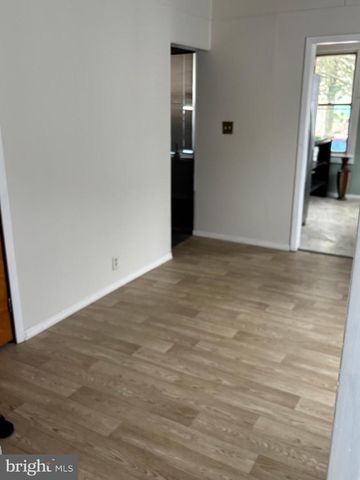 2 BLACKS TER, Paulsboro, NJ 08066