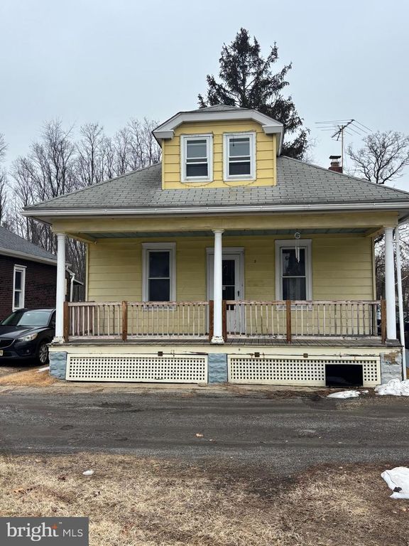 2 BLACKS TER, Paulsboro, NJ 08066