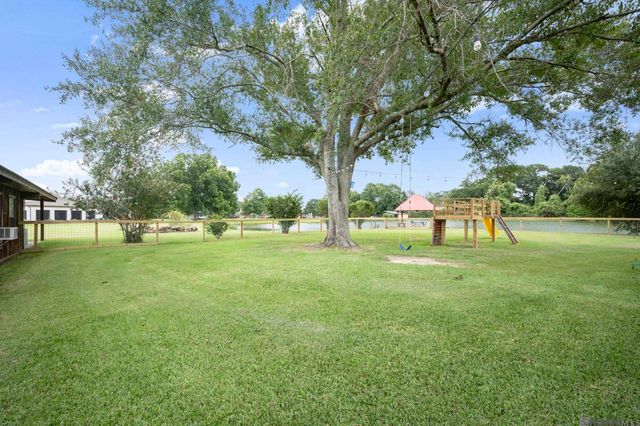 36526 S Swamp Rd, Prairieville, LA 70769