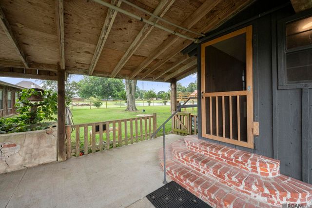 36526 S Swamp Rd, Prairieville, LA 70769