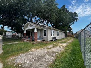 6015 Brady Street, Houston, TX 77011