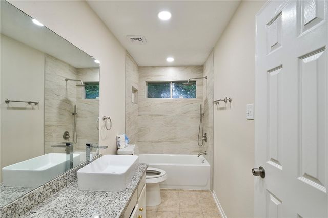 16514 Camino Del Sol Drive, Houston, TX 77083