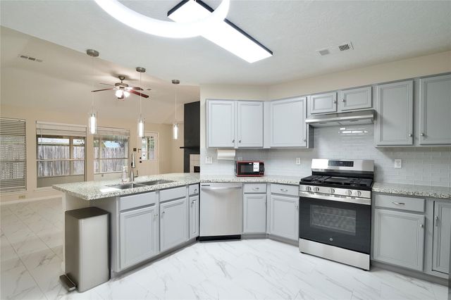 16514 Camino Del Sol Drive, Houston, TX 77083