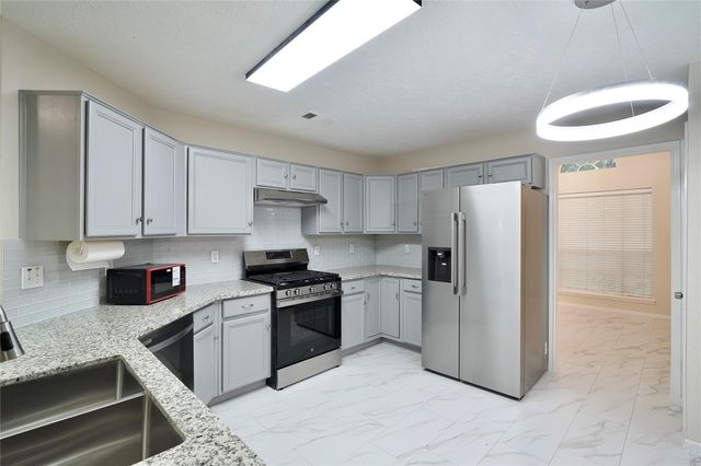 16514 Camino Del Sol Drive, Houston, TX 77083