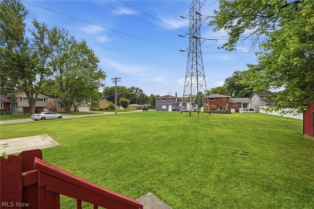 744 Edwards Drive, Berea, OH 44017