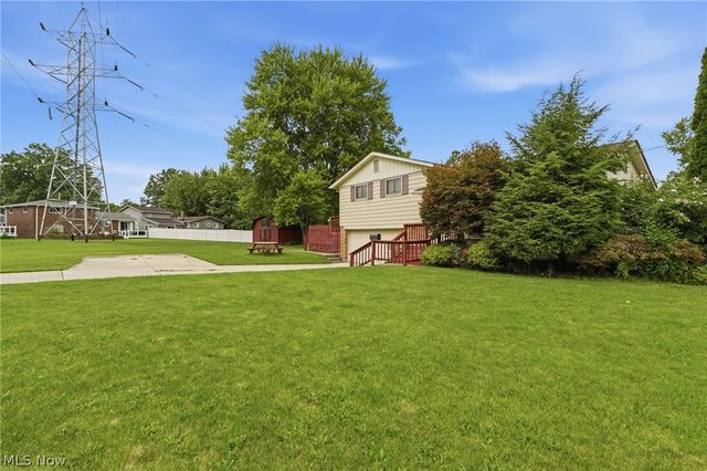 744 Edwards Drive, Berea, OH 44017