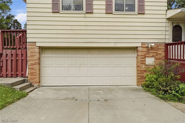 744 Edwards Drive, Berea, OH 44017