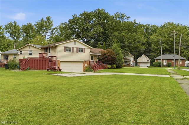 744 Edwards Drive, Berea, OH 44017