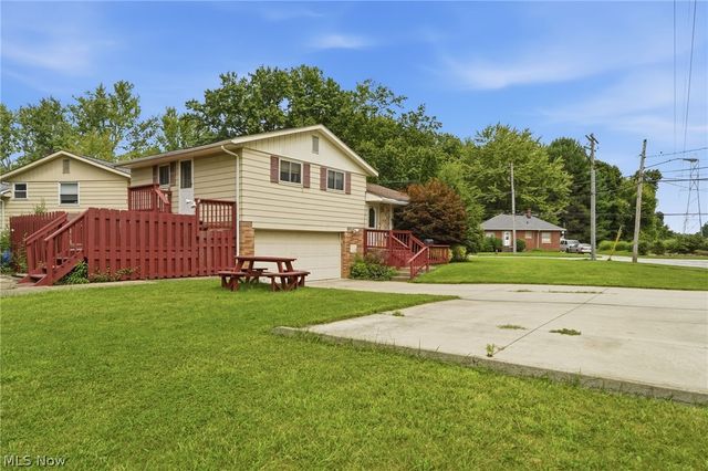 744 Edwards Drive, Berea, OH 44017