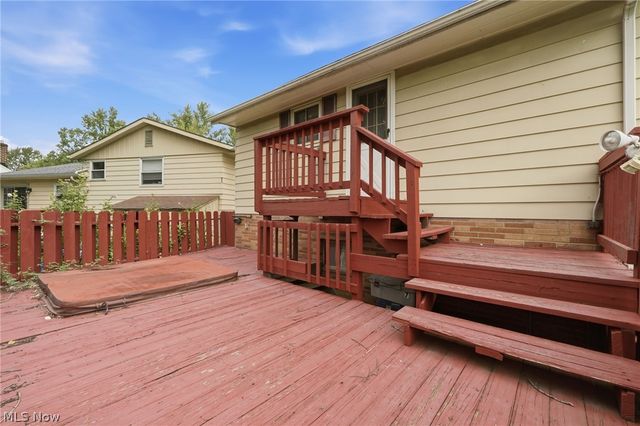 744 Edwards Drive, Berea, OH 44017