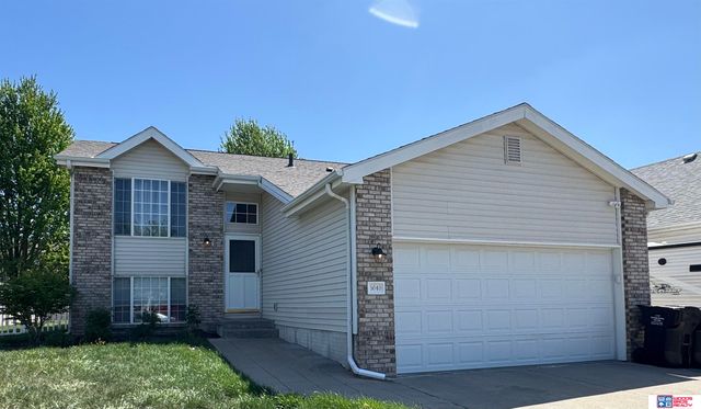 5040 NW 10th Street, Lincoln, NE 68516