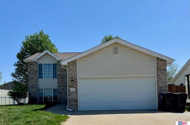 5040 NW 10th Street, Lincoln, NE 68516