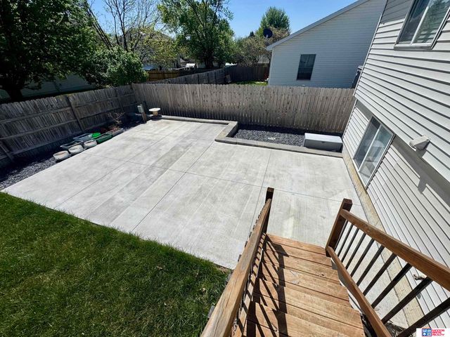 5040 NW 10th Street, Lincoln, NE 68516