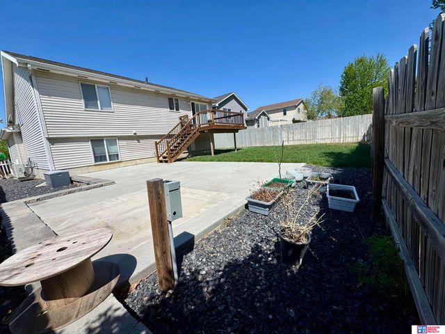 5040 NW 10th Street, Lincoln, NE 68516