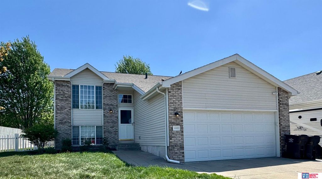 5040 NW 10th Street, Lincoln, NE 68516