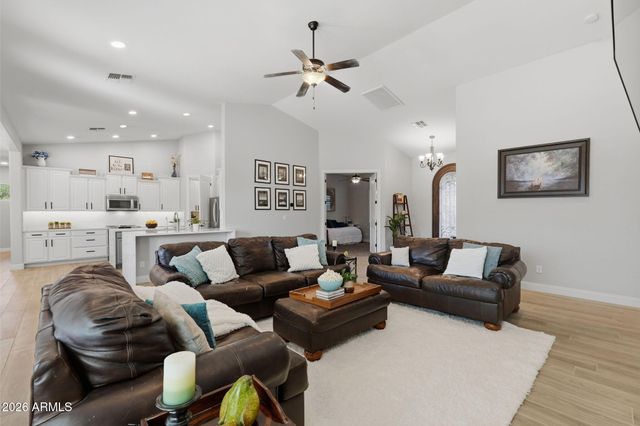 5643 W ROCK Court, San Tan Valley, AZ 85144