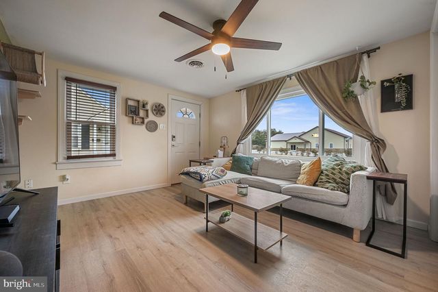 1014 WHITE OAK RD, Dover, DE 19901