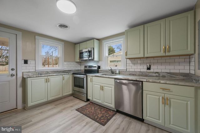 1014 WHITE OAK RD, Dover, DE 19901