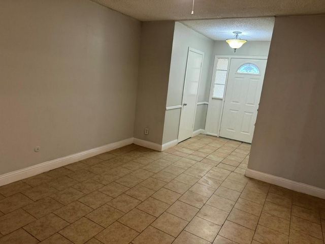 9507 Braeburn Glen Boulevard, Houston, TX 77074