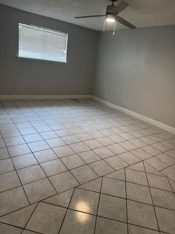 9507 Braeburn Glen Boulevard, Houston, TX 77074