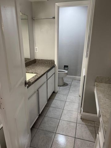 9507 Braeburn Glen Boulevard, Houston, TX 77074