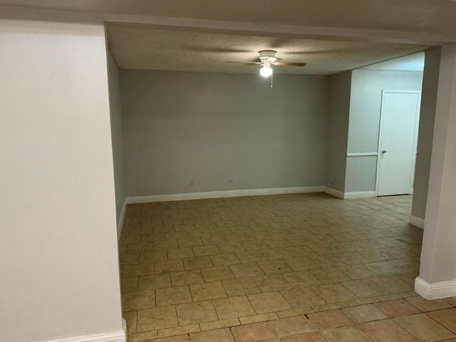 9507 Braeburn Glen Boulevard, Houston, TX 77074