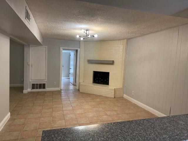 9507 Braeburn Glen Boulevard, Houston, TX 77074