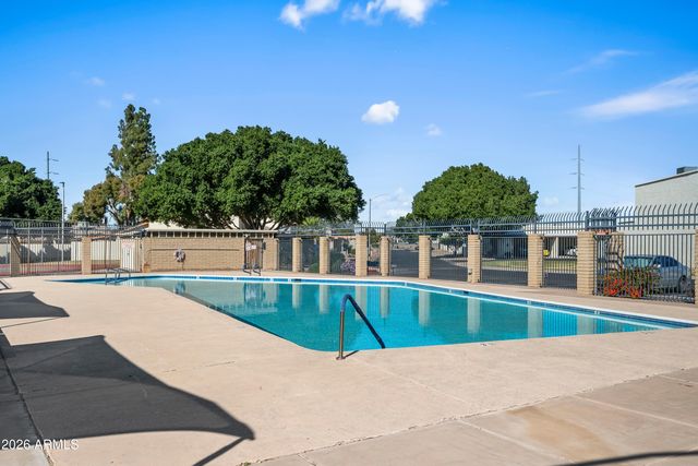 2355 W VOLTAIRE Avenue, Phoenix, AZ 85029