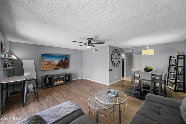 2355 W VOLTAIRE Avenue, Phoenix, AZ 85029