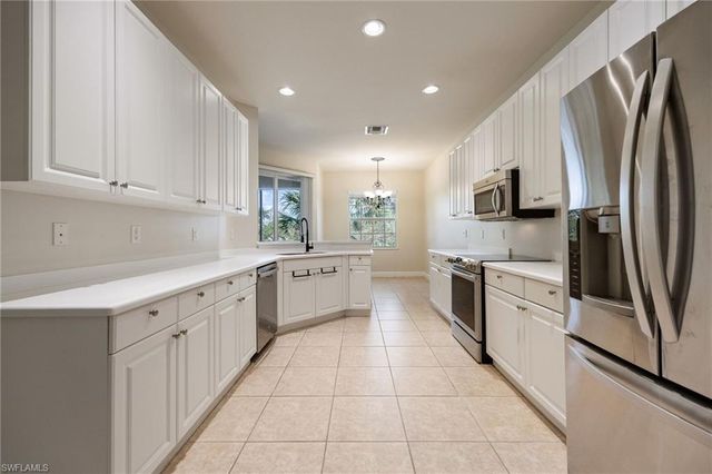 5550 Berkshire DR 202, Fort Myers, FL 33912