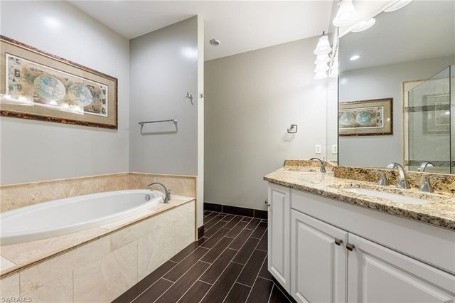 5550 Berkshire DR 202, Fort Myers, FL 33912