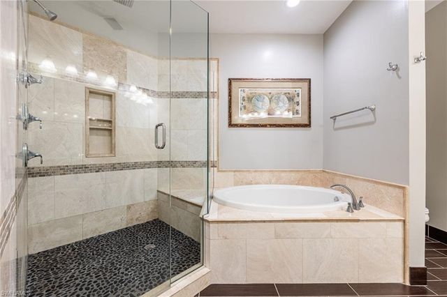 5550 Berkshire DR 202, Fort Myers, FL 33912