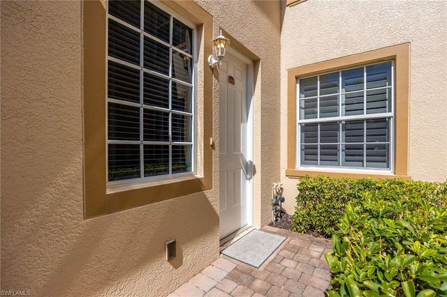 5550 Berkshire DR 202, Fort Myers, FL 33912