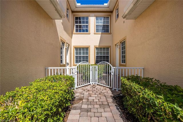 5550 Berkshire DR 202, Fort Myers, FL 33912